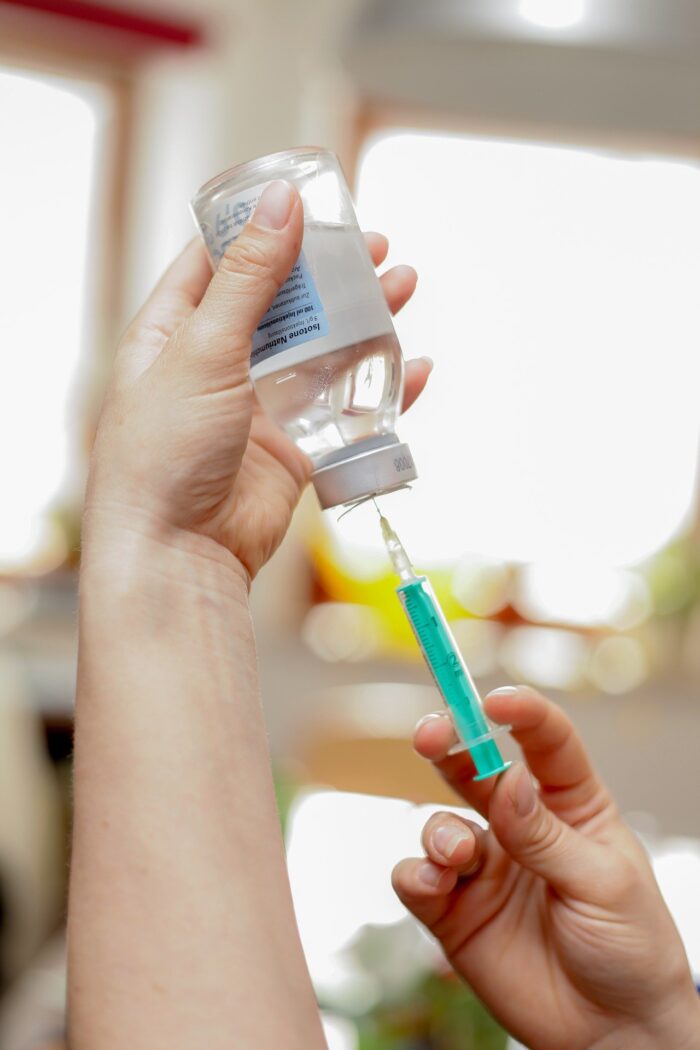 vaccination-2725065_1920